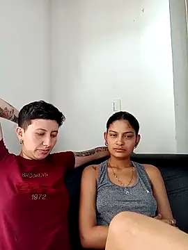 Mei and Gaby online show from January 5, 2026, 8:12 pm