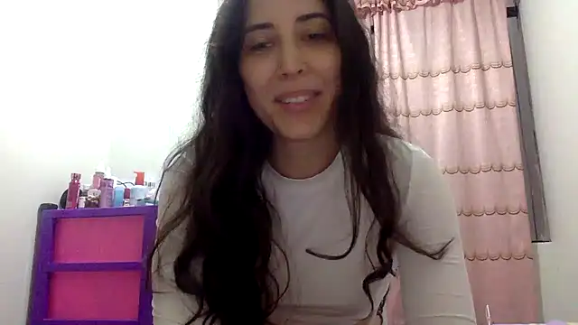 LatinDoll8 online show from July 25, 2026, 10:51 pm