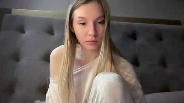 Snapshot of blondinkaa chatting on April 12, 2026, 7:08 pm blondinkaa online show from April 12, 2026, 7:08 pm