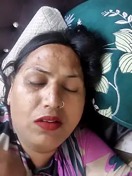 Hotmylips online show from May 5, 2026, 4:26 pm