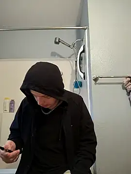 Snapshot of boolboy27 chatting on December 17, 2025, 7:42 pm boolboy27 online show from December 17, 2025, 7:42 pm