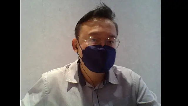 littlegoddyboy online show from March 18, 2026, 9:23 am