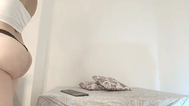 saramaartinez online show from February 18, 2026, 2:24 pm