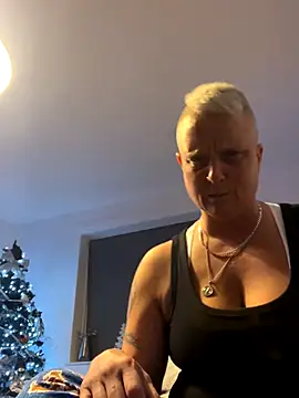 Bendoverbetty3 online show from December 21, 2025, 9:55 pm