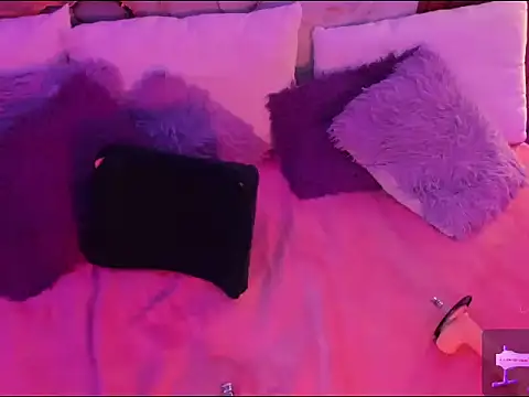 Snapshot of isabellagiirl chatting on December 17, 2025, 3:51 pm isabellagiirl online show from December 17, 2025, 3:51 pm