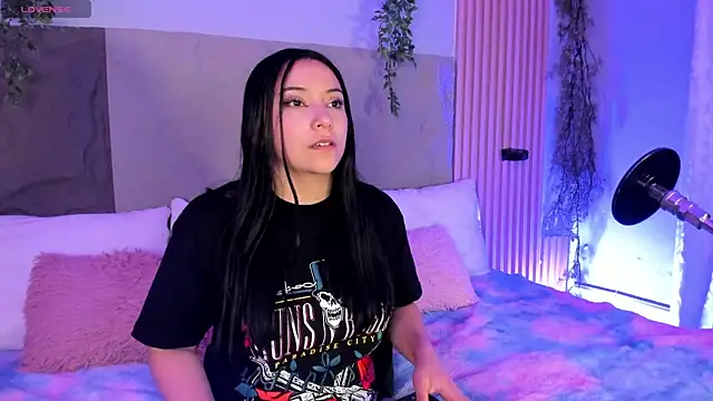 isabellagiirl online show from July 2, 2026, 8:26 pm