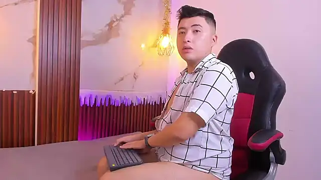 Snapshot of BrunoVega1 chatting on December 19, 2025, 1:18 pm BrunoVega1 online show from December 19, 2025, 1:18 pm