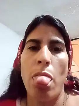 Snapshot of Laflaca12 chatting on April 7, 2026, 5:35 pm Laflaca12 online show from April 7, 2026, 5:35 pm