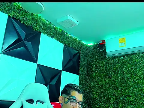 Boy tatto77 online show from March 10, 2026, 12:54 pm