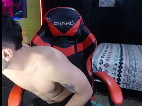 Snapshot of JustynAle2025 chatting on December 19, 2025, 10:50 pm JustynAle2025 online show from December 19, 2025, 10:50 pm