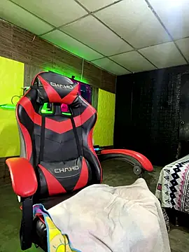 Snapshot of JustynAle2025 chatting on January 13, 2026, 3:34 am JustynAle2025 online show from January 13, 2026, 3:34 am