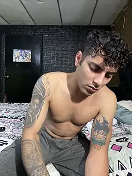 Snapshot of JustynAle2025 chatting on March 22, 2026, 3:32 am JustynAle2025 online show from March 22, 2026, 3:32 am