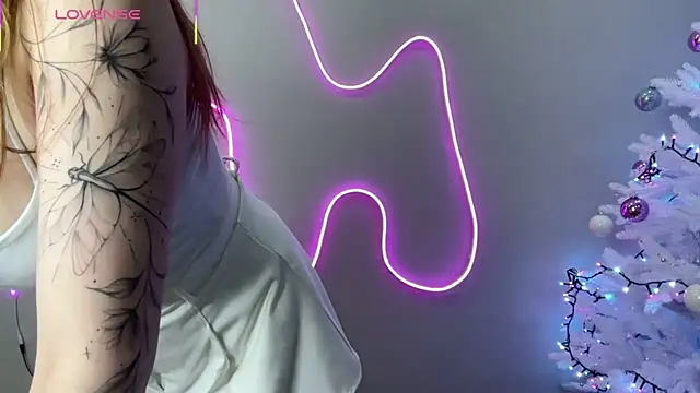 BIG BOOBS KARALIN online show from December 22, 2025, 10:23 am