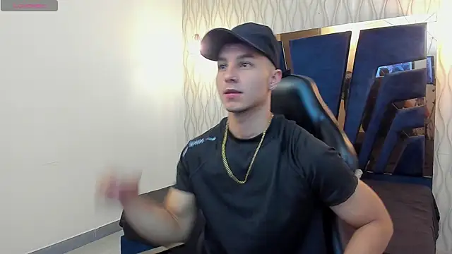 Noah Clarkk online show from May 4, 2026, 5:20 pm