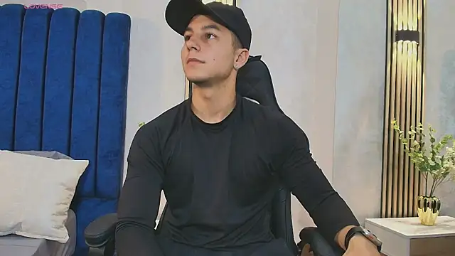 Noah Clarkk online show from May 21, 2026, 5:42 pm