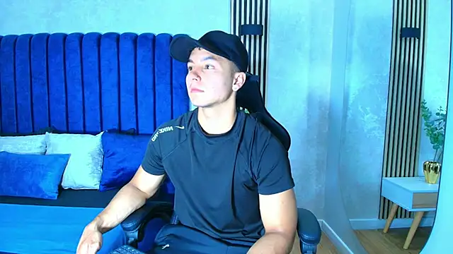 Noah Clarkk online show from June 22, 2026, 5:32 pm