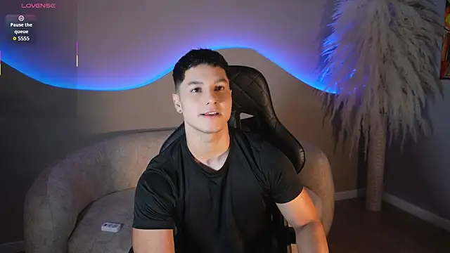 Noah Clarkk online show from July 14, 2026, 5:40 pm