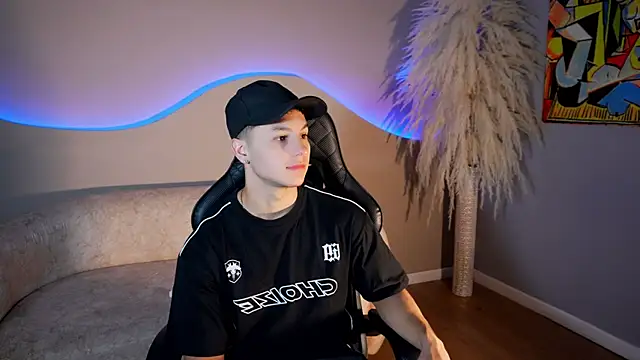 Noah Clarkk online show from July 18, 2026, 5:39 pm