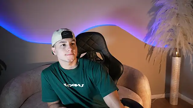 Noah Clarkk online show from July 24, 2026, 5:44 pm