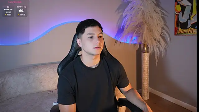 Noah Clarkk online show from July 26, 2026, 4:14 pm