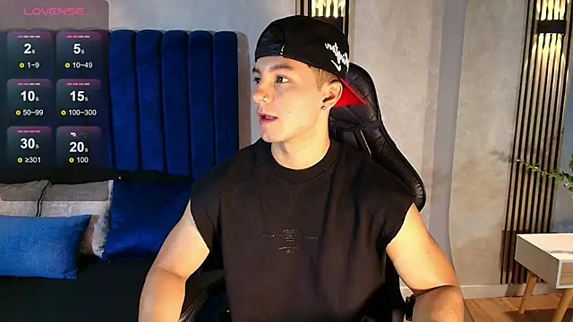 Noah Clarkk online show from August 1, 2026, 5:34 pm