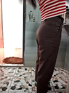 Sweet-Berryy online show from March 18, 2026, 1:31 am