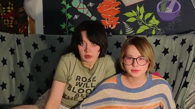 Snapshot of Ntmuforever chatting on December 18, 2025, 10:16 pm Ntmuforever online show from December 18, 2025, 10:16 pm