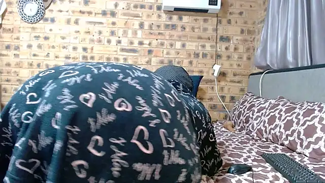 AFRICANBOOTYLICIOUS online show from June 25, 2026, 10:25 pm