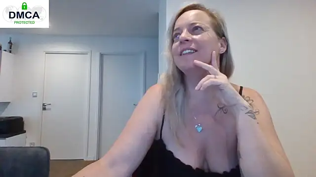Miss-Chupagirly online show from July 16, 2026, 8:20 am