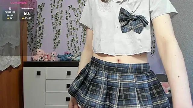Yoonhee ki online show from April 22, 2026, 1:56 pm