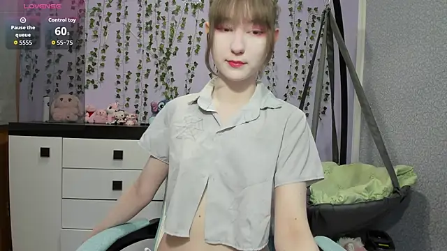 Snapshot of Yoonhee_ki chatting on June 4, 2026, 2:23 pm Yoonhee ki online show from June 4, 2026, 2:23 pm
