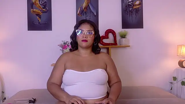 Snapshot of nairagold_ chatting on May 7, 2026, 12:49 am nairagold online show from May 7, 2026, 12:49 am