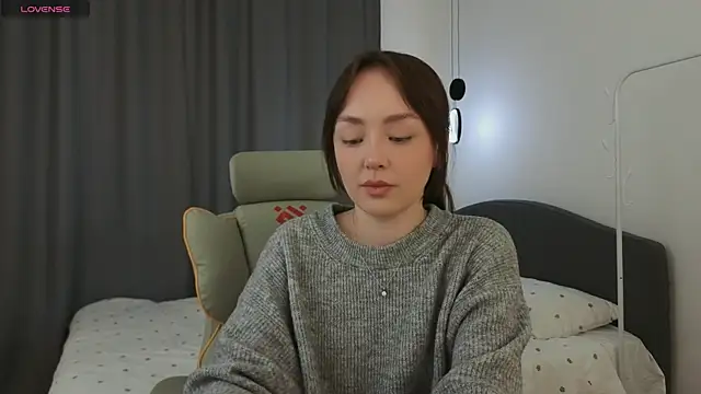 fallin lovee online show from April 25, 2026, 1:41 pm