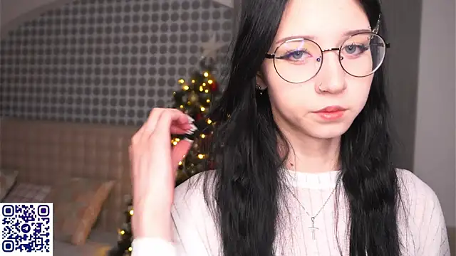 DeliaLoma online show from January 11, 2026, 5:23 am