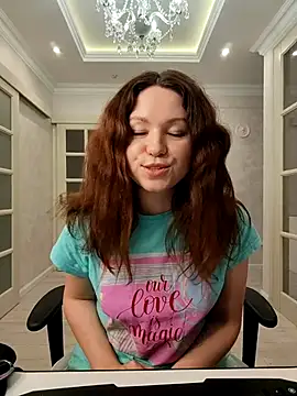 LondonMiley online show from December 22, 2025, 7:00 pm