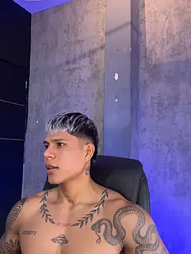 oruz stud online show from March 18, 2026, 3:04 pm