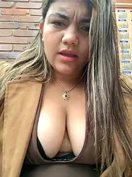 Snapshot of Ivy_enjoy chatting on July 28, 2026, 6:20 pm Ivy enjoy online show from July 28, 2026, 6:20 pm