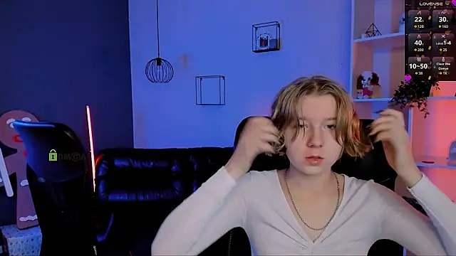 lizzie boom  online show from December 19, 2025, 8:16 pm