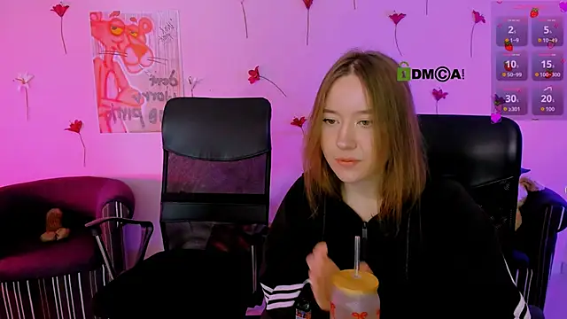 lizzie boom  online show from March 12, 2026, 7:53 pm