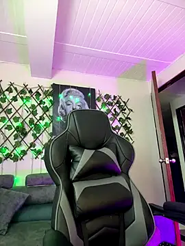 Violette-18 online show from December 19, 2025, 12:50 am