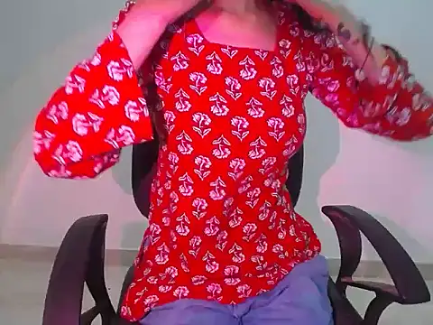 Farhana beautyfull online show from June 24, 2026, 4:33 am