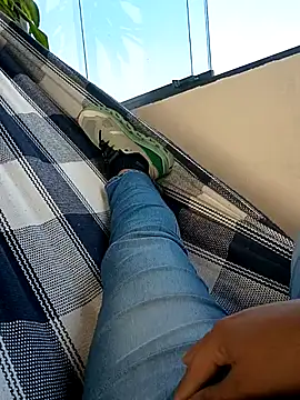 mel-0987 online show from April 4, 2026, 9:34 pm