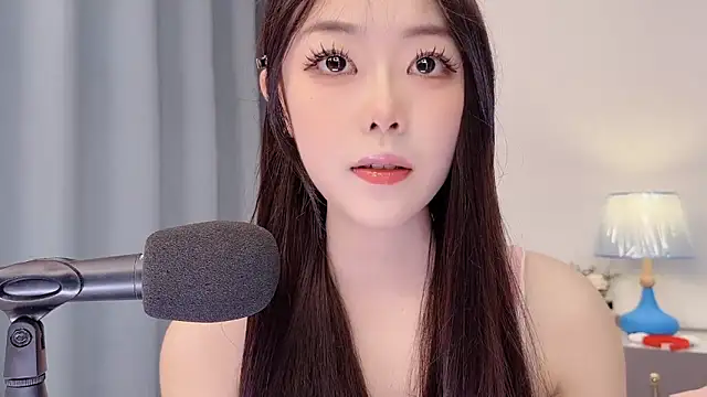 smalldaisy online show from April 23, 2026, 2:35 am