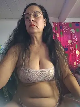Snapshot of KiaraFoster chatting on June 18, 2026, 12:09 pm KiaraFoster online show from June 18, 2026, 12:09 pm