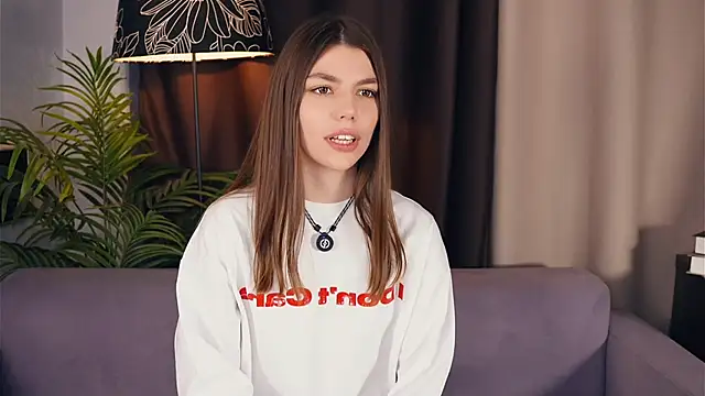 Snapshot of NeidaGowing chatting on December 20, 2025, 8:54 am NeidaGowing online show from December 20, 2025, 8:54 am