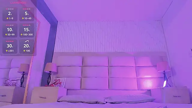 ManuelaEvans  online show from March 12, 2026, 8:26 pm