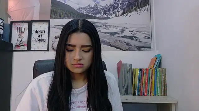 Emilyy05  online show from June 29, 2026, 1:12 am