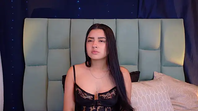 Emilyy05  online show from July 16, 2026, 12:38 am
