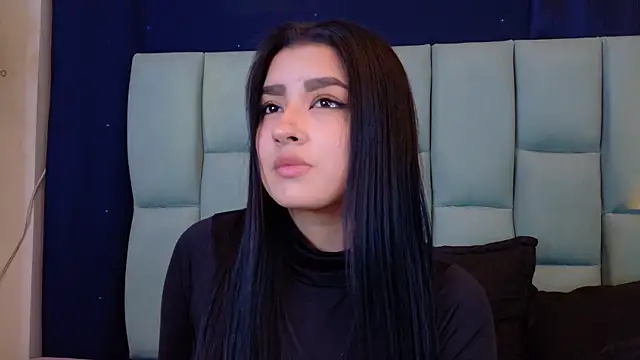 Emilyy05  online show from July 17, 2026, 11:42 pm