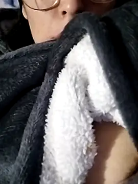 Snapshot of vanNe78 chatting on December 21, 2025, 7:26 am vanNe78 online show from December 21, 2025, 7:26 am